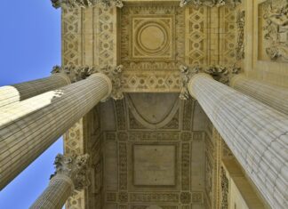 Motifs D’Expulsion D’Un Étranger En France : Quelles Sont Les Raisons ?