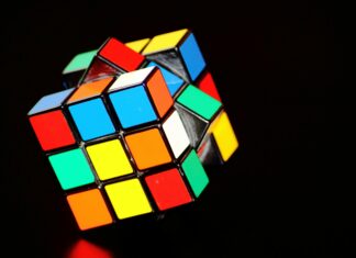 Comment Faire Un Rubik’s Cube : Astuces Pour Devenir Un Expert